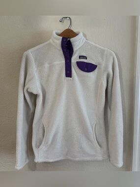 Girls Patagonia White Fleece Pullover with Purple Accents
